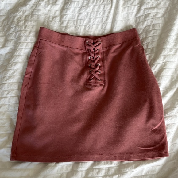 Dusty rosy, mauve soft mini skirt with cross laces - Picture 5 of 6